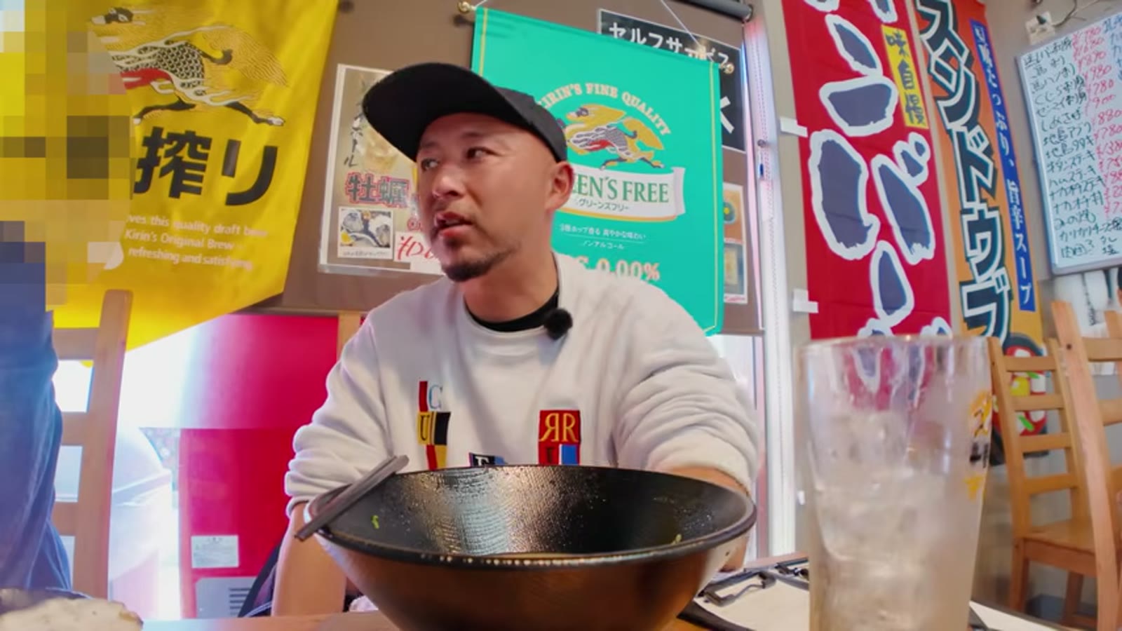 父が新幹線の話をしている場面