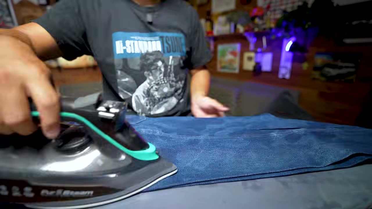 耳の部分を4枚そろえてから、まっすぐアイロンをかけていきます
