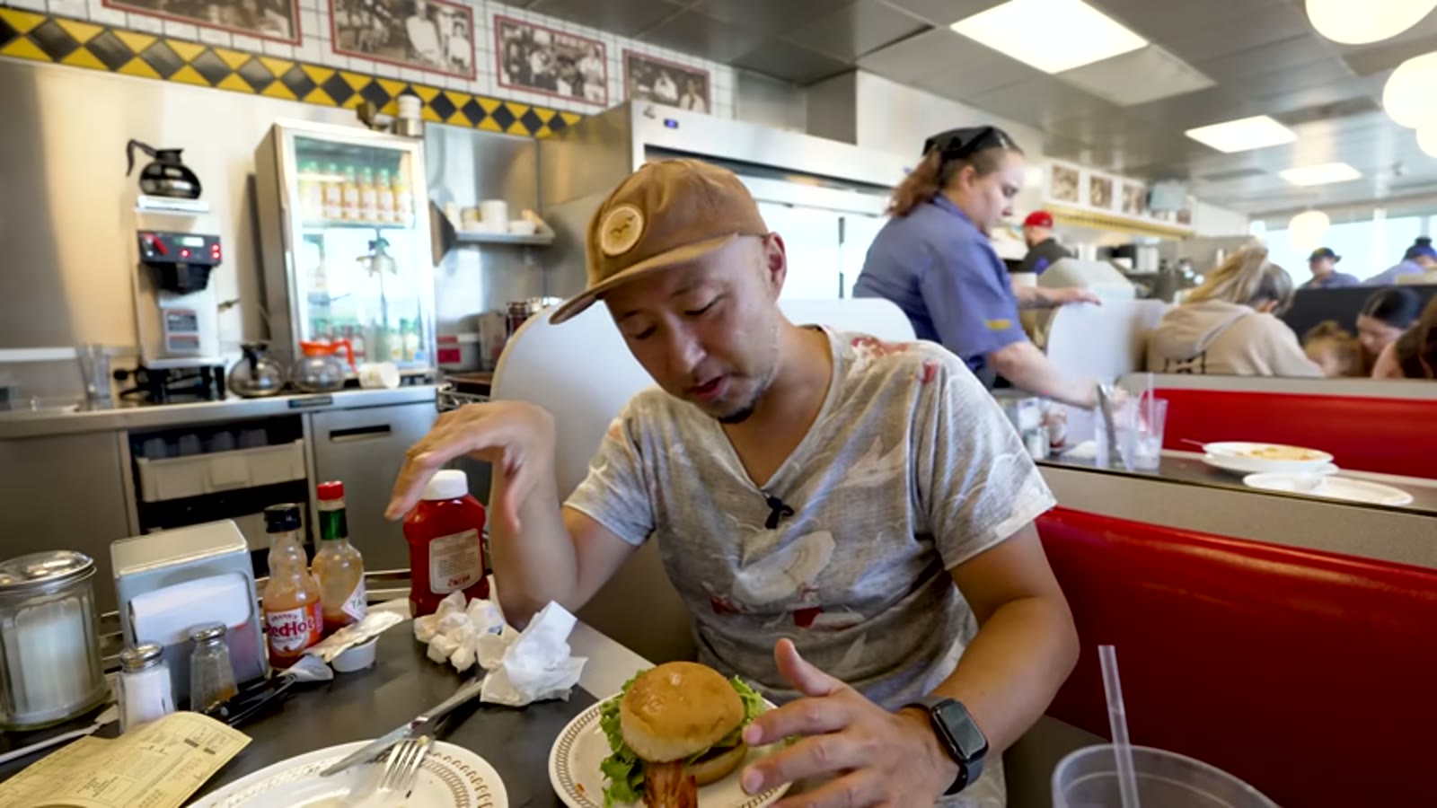 追加注文したベーコンチーズバーガー