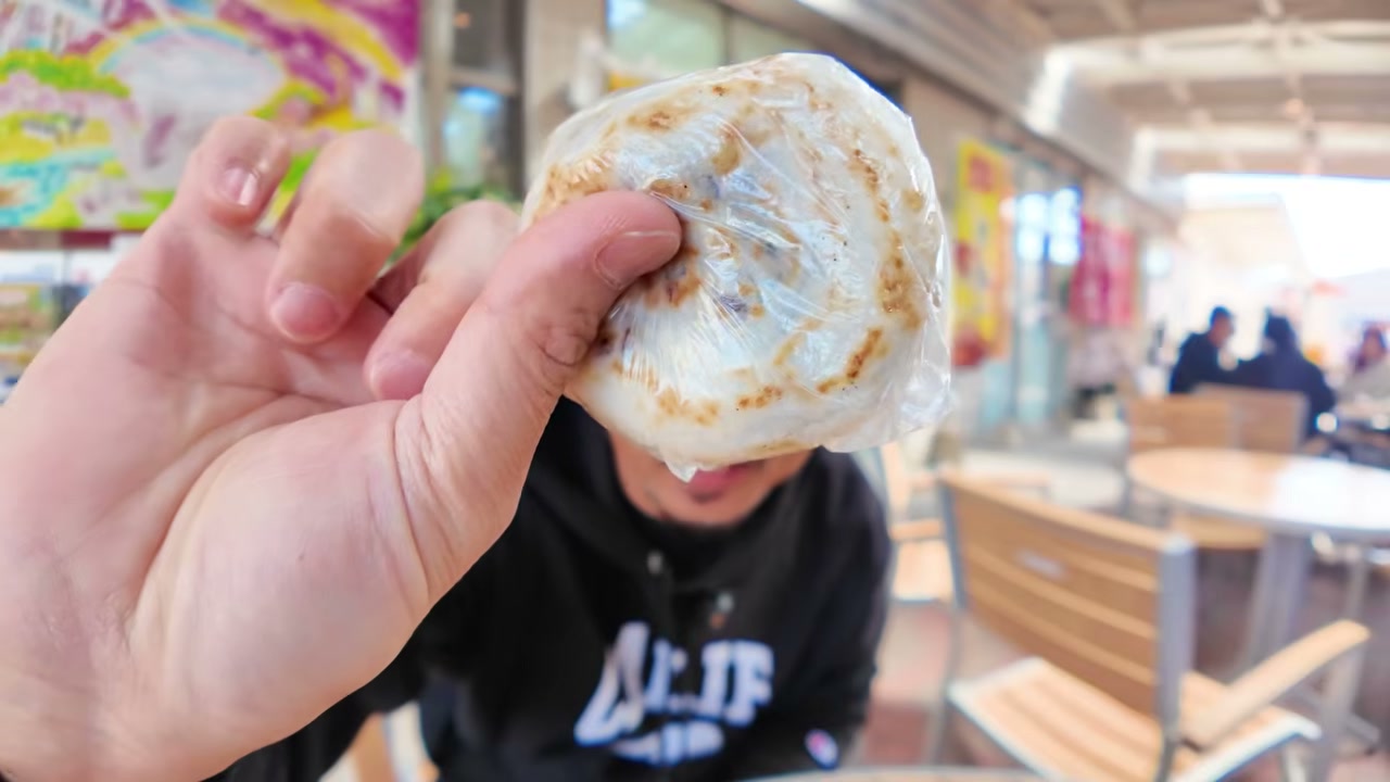 焼きたての梅ヶ枝餅。これは外せません