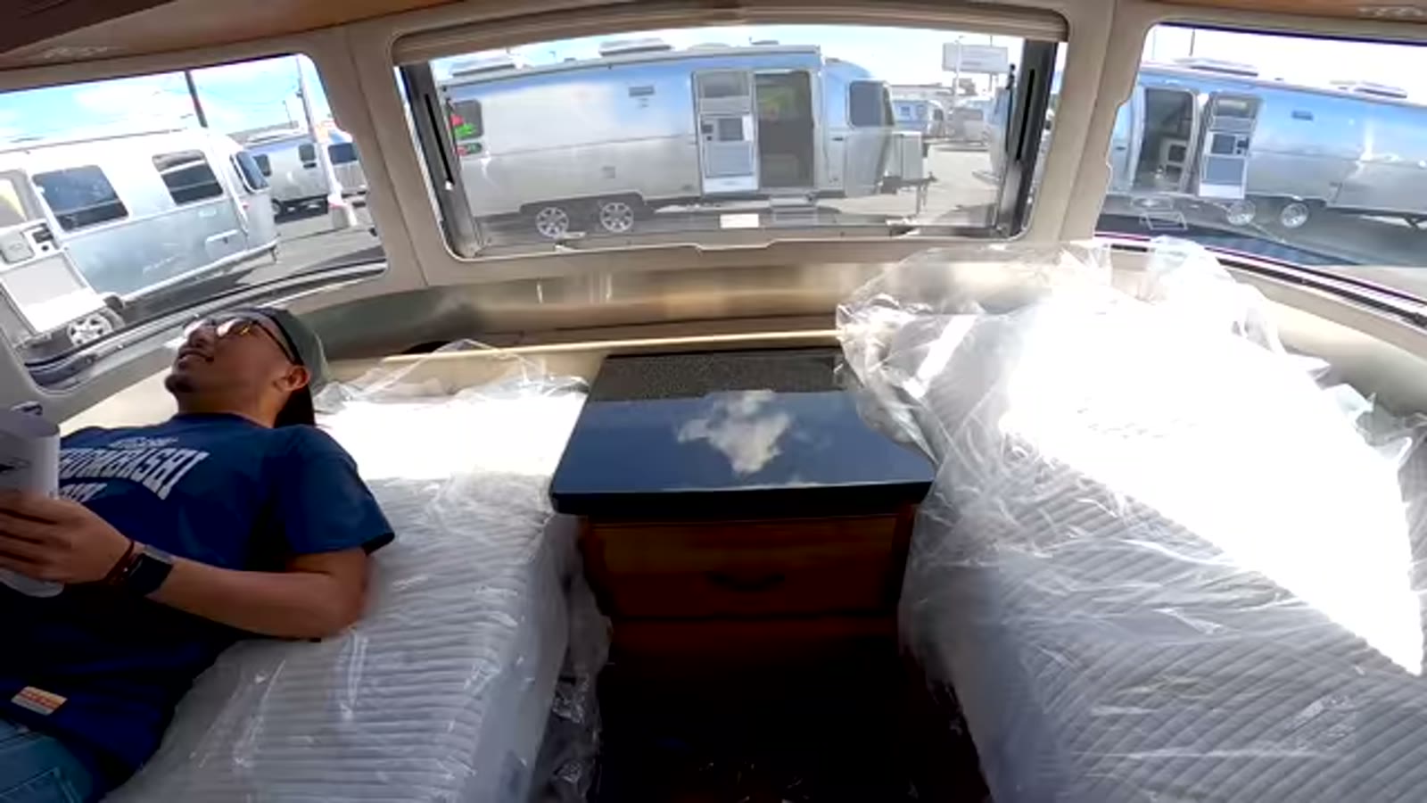 トイレとシャワーが一体になったバスルーム