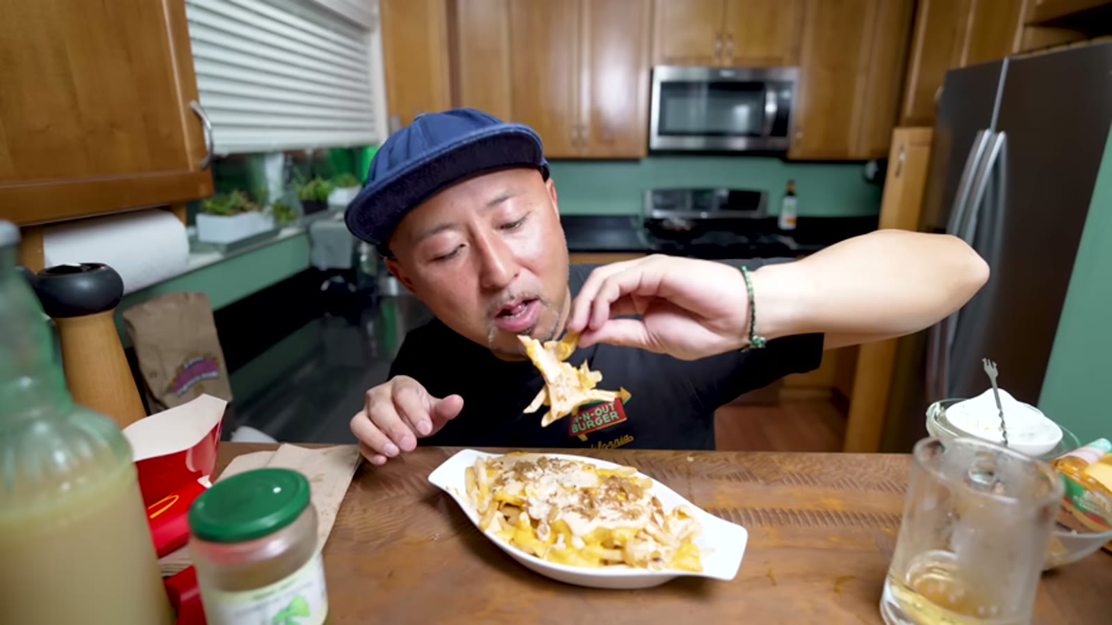とろけたチーズとスプレッドを絡める