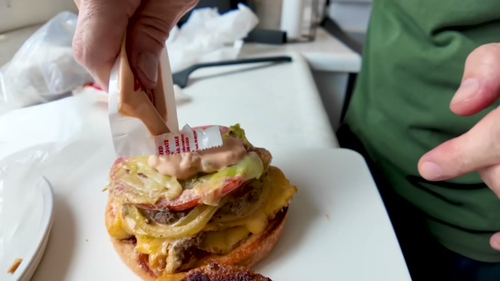 フライパンで温め直して完成したバーガー