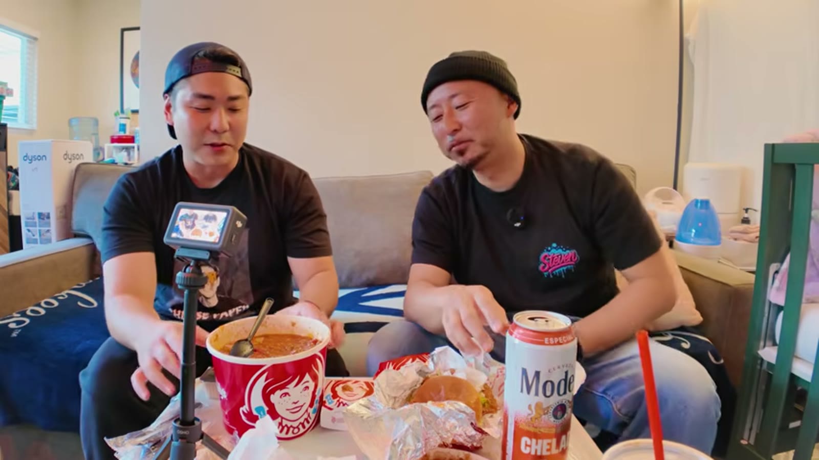 チキンサンドもチリに浸して実食