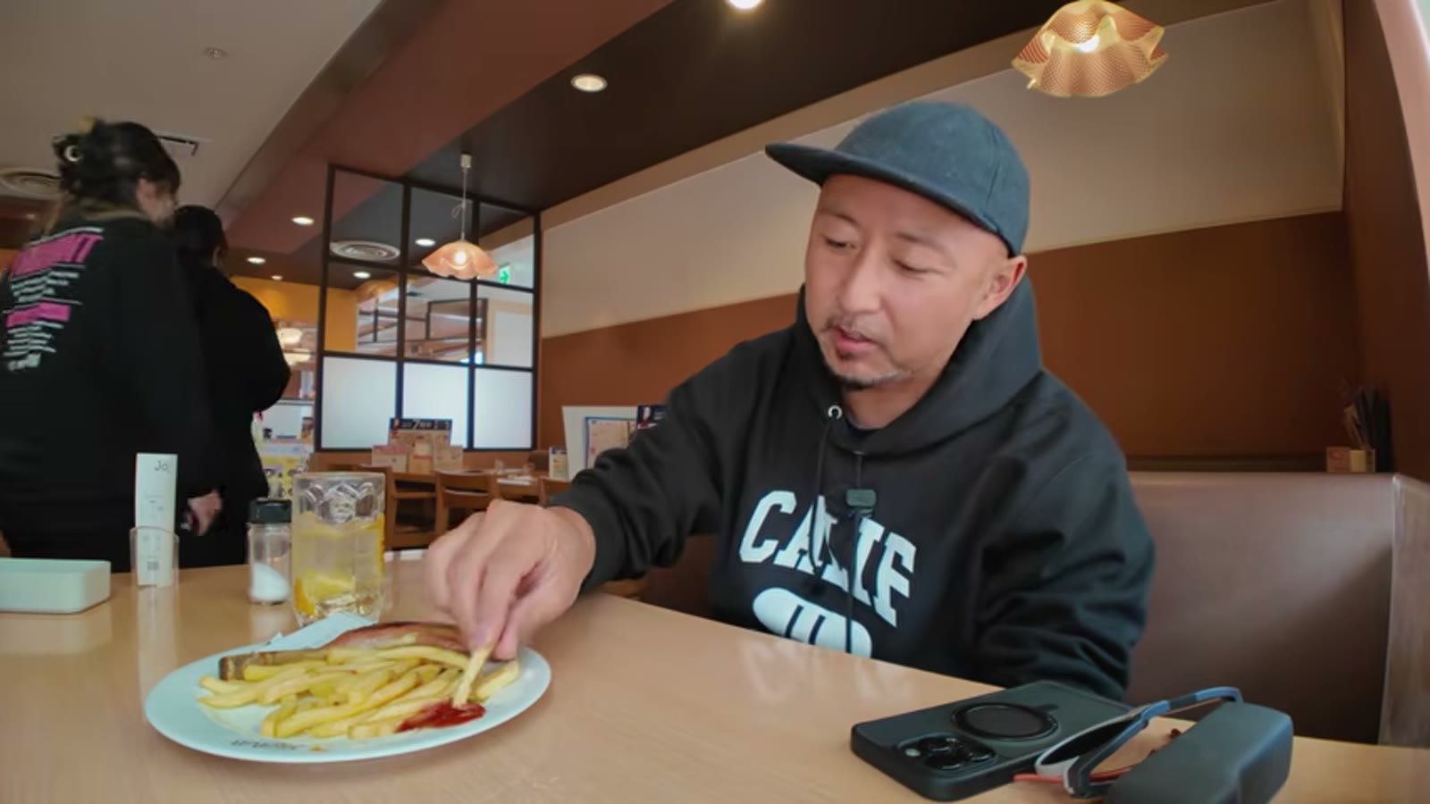 鉄板に乗ったペッパーハンバーグ