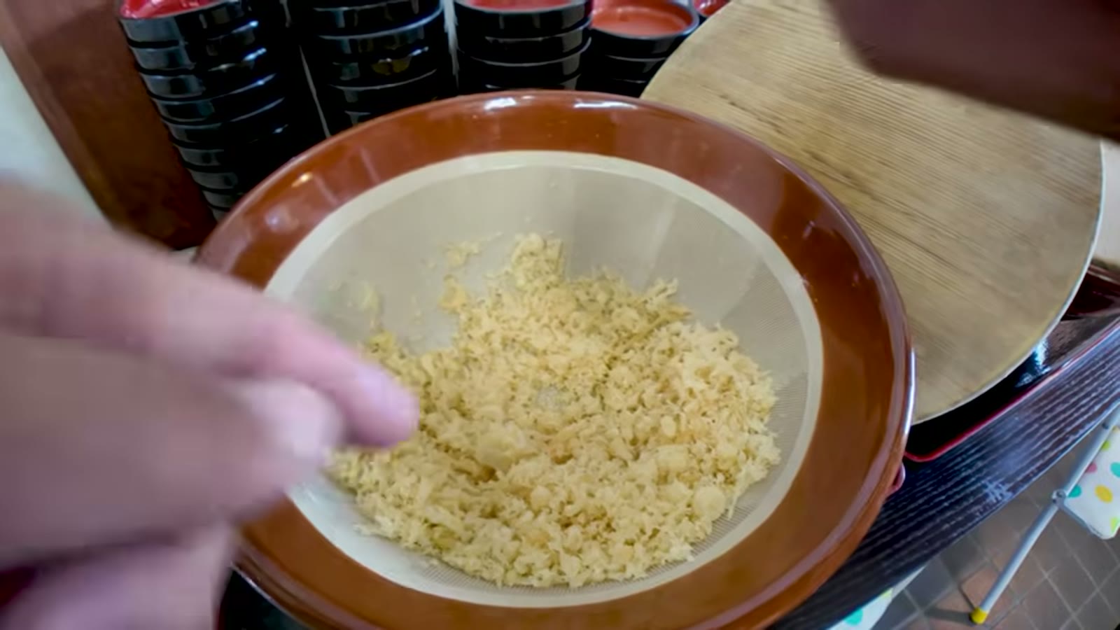330円のかけうどんのメニュー表示