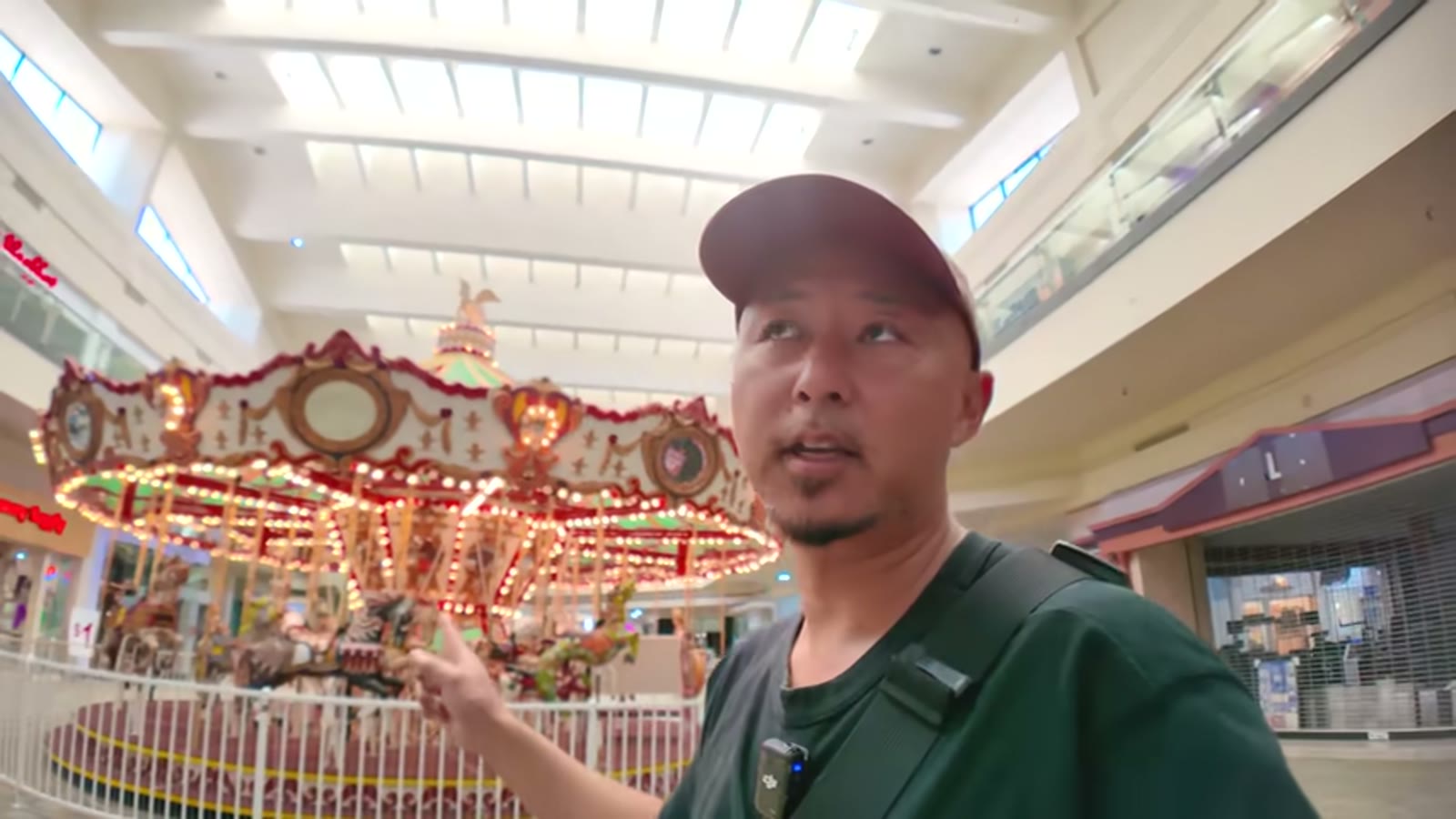 クロージングセールをしている店舗