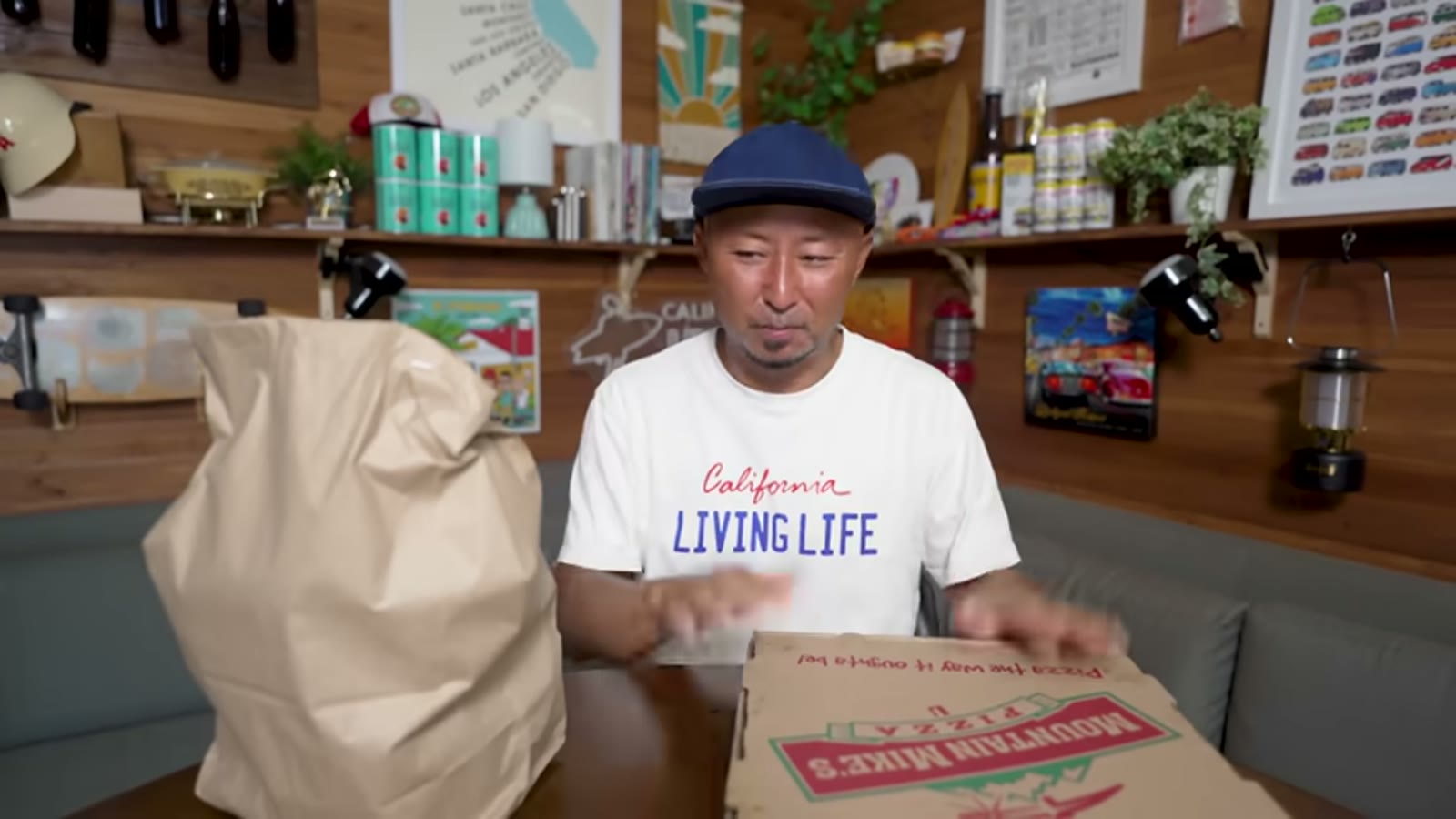 マウンテンマイクピザを受け取りに店舗へ