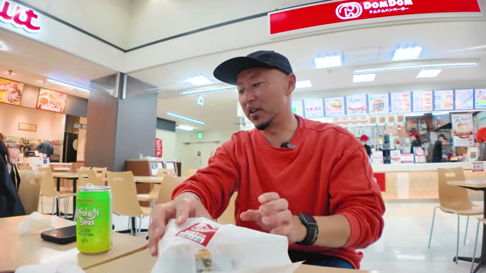 緑色が目を引く春かき揚げバーガー