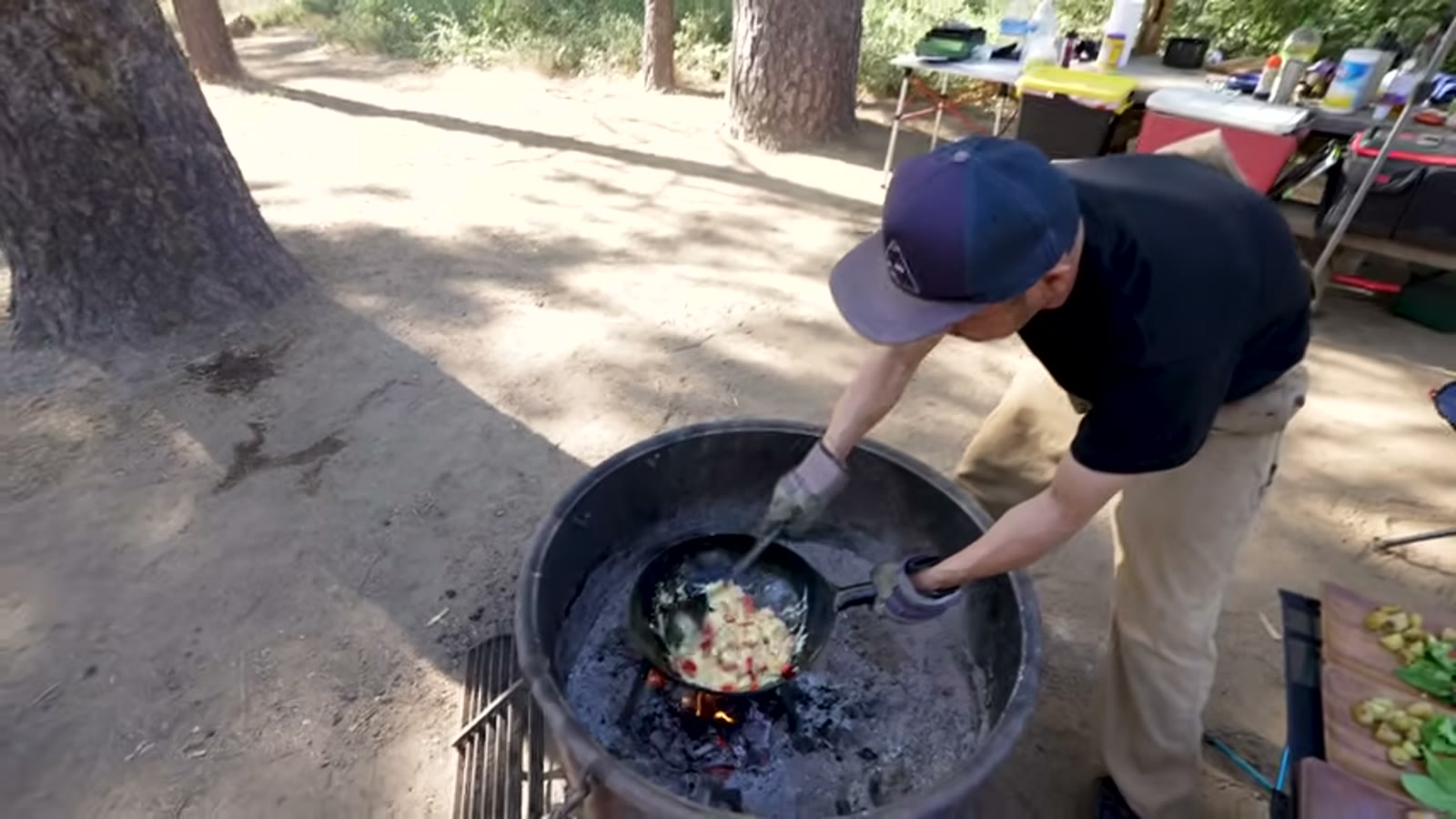 チーズをのせて完成した朝食の一皿