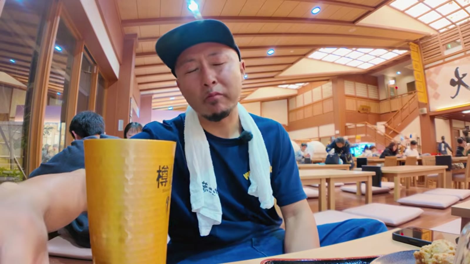 久しぶりのカルビ丼に舌鼓を打つ