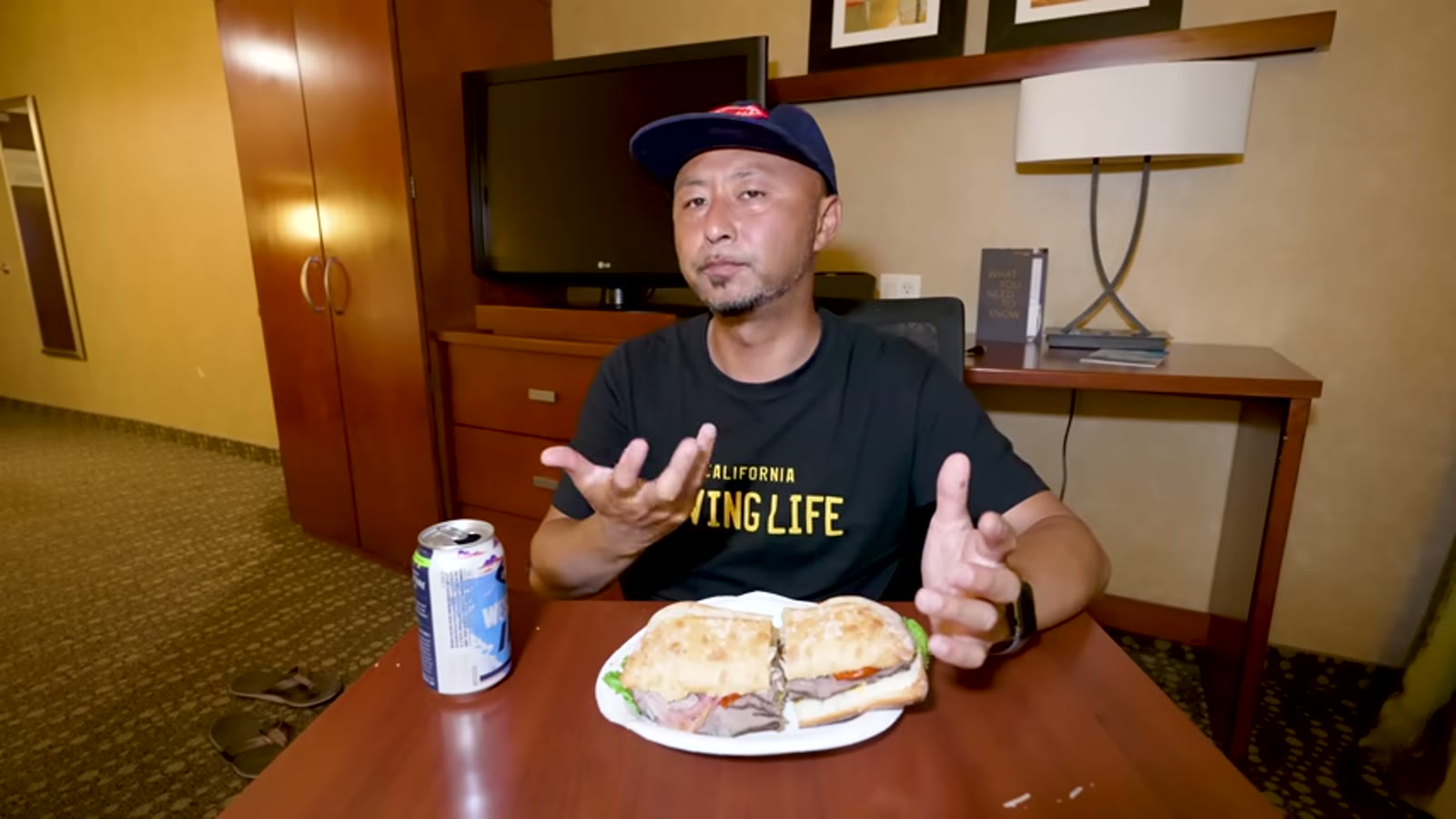 フォークを忘れてマドラーを代用して実食