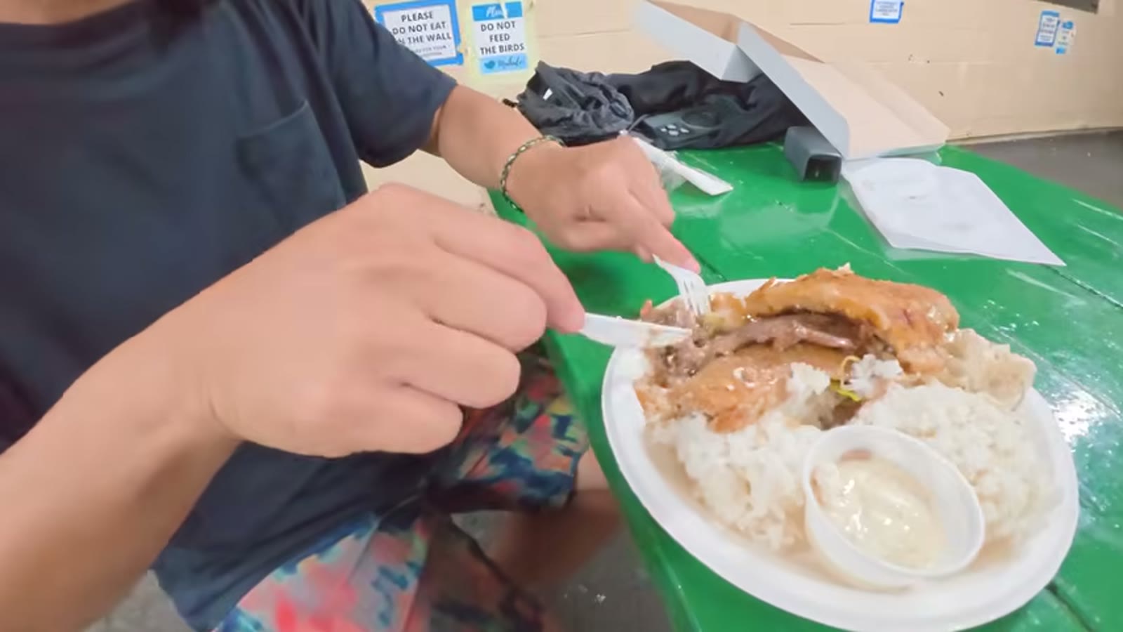 ビーフ・カツ・魚フライを食べ比べ